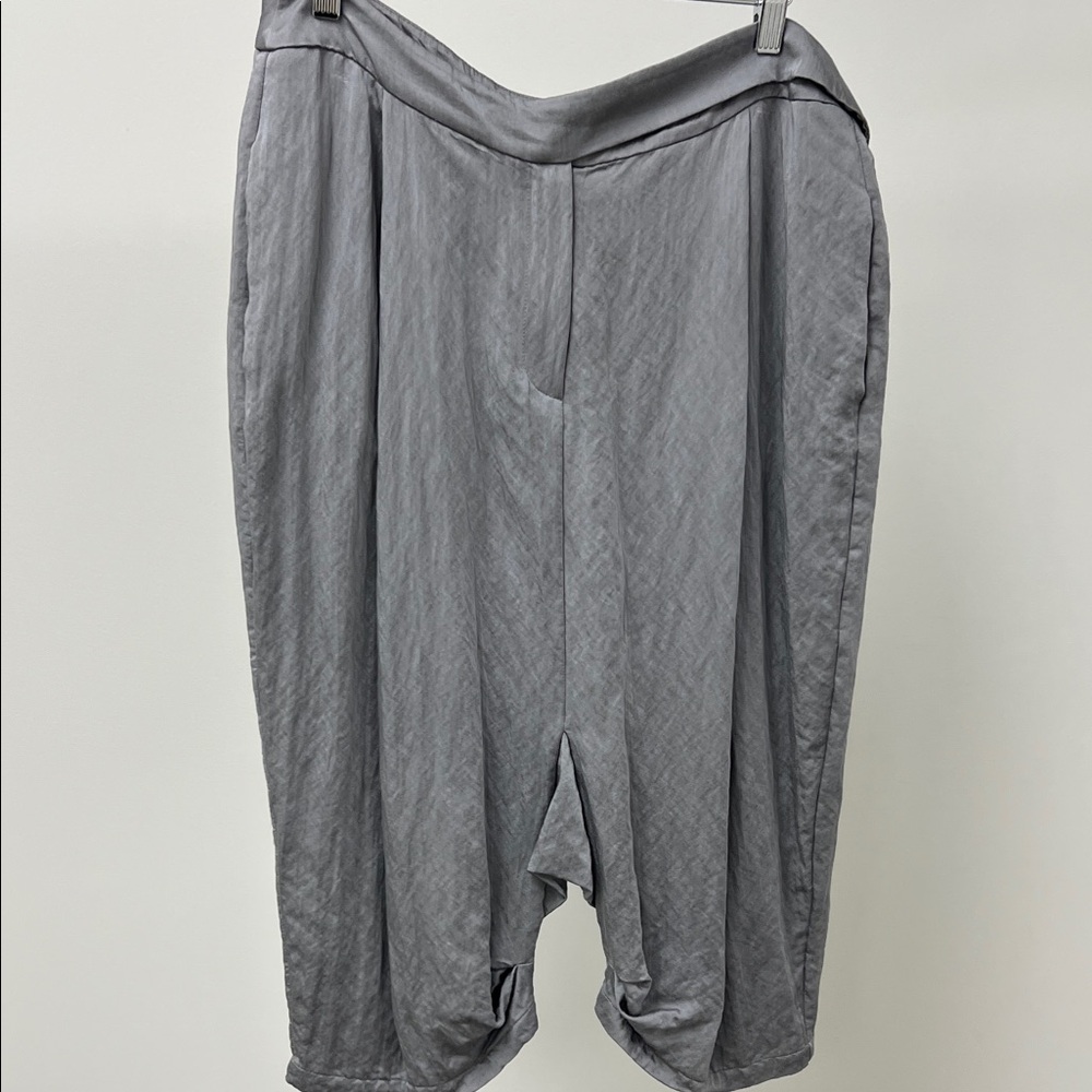 Stylish Gray Women's Capris